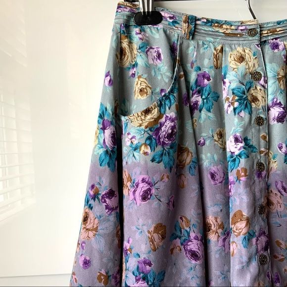 COPY - Very j Floral Skirt with Button Detail Size L - Picture 2 of 8